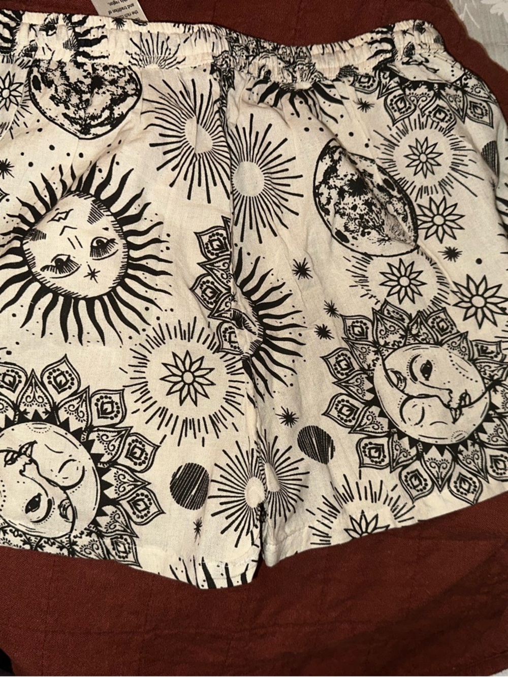 Kathmandu NWT XL Women's White Sun & Moon Print Shorts